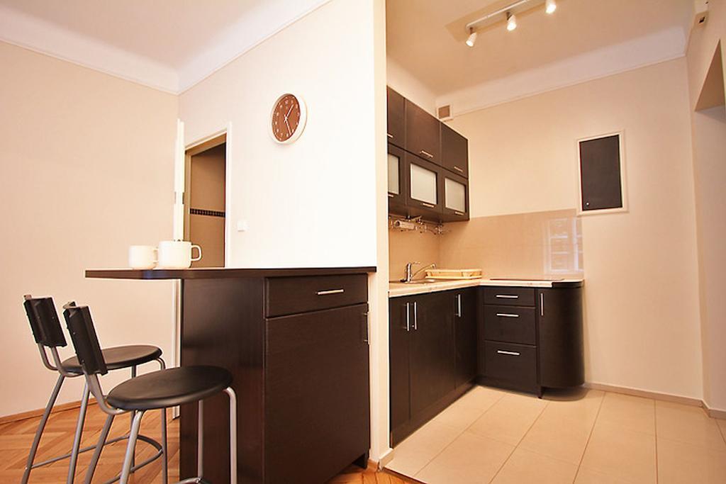 Capital Apartments - Centrum - Pokorna Varsóvia Quarto foto
