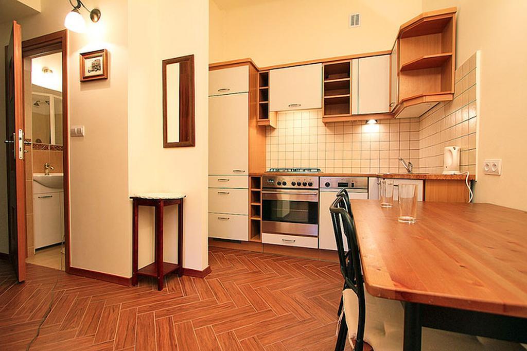 Capital Apartments - Centrum - Pokorna Varsóvia Quarto foto